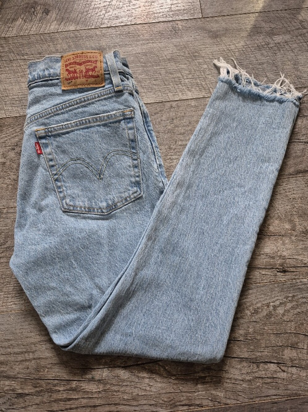 Levi's 501 Skinny Lightwash High-rise Button Up Raw Hem Denim Jeans